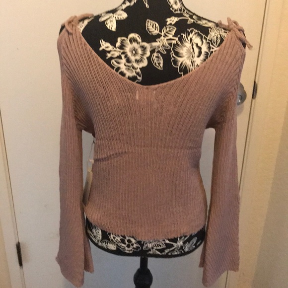 Beautiful Cold Shoulder Sweater - Picture 3 of 8